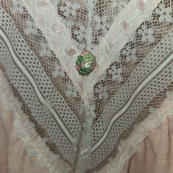 Vintage Vassarette Lacy Light Pink Nightgown Size Medium V Neck 35" L x 24" Wide - Picture 4 of 12